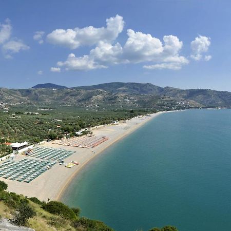 A Casa Di Lo' Mattinata Bagian luar foto